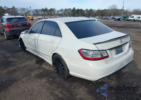 2010 Mercedes-Benz E 350 4Matic из США, поврежденный, VIN WDDHF8HB3AA100553